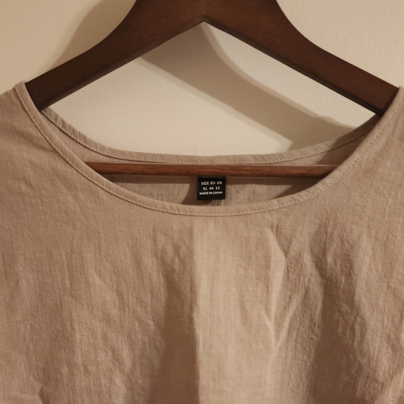 Uniqlo Tan Relaxed 3/4 Sleeve Blouse - Picture 3 of 5